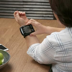 Omron Automatic Blood Pressure Omron BP6350 7 Series Wireless Wrist Blood Pressure Monitor